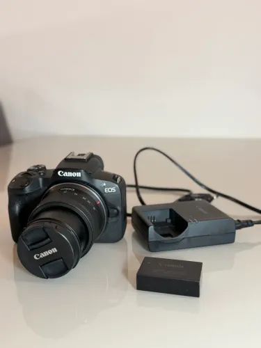 Canon EOS R50 + lente 18-45mm 