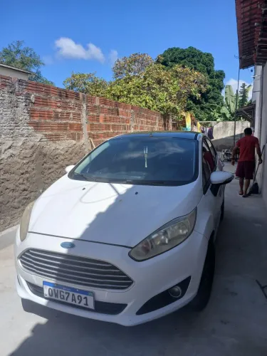 Ford Fiesta 1.5 16V Flex Mec. 5P 2015