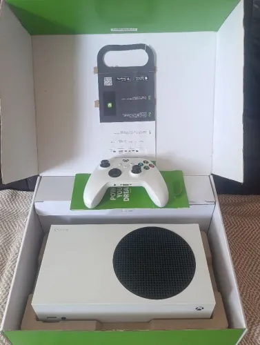 Xbox Series S Branco + Controle Original