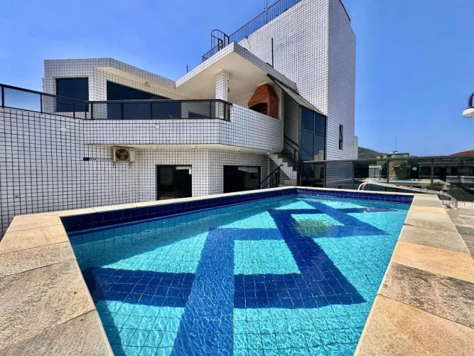 Cobertura duplex à Venda na Enseada no Guarujá | QVista Inteligência Imobiliária Guarujá