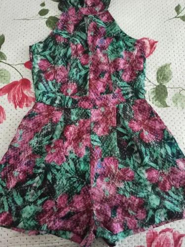 Roupas femininas adulto P/M de boutique, pouco usada 1 a 3x no máximo . Tudo por 100. 00