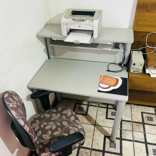 Escrivaninha Top para estudos ou afins tem 1 metro de largura