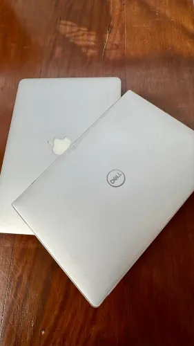 Macbook Air i5 e DELL XPS i5