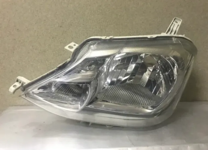 Farol Etios esquerdo motorista 