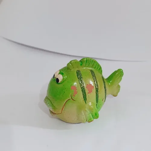 Cerâmica miniatura peixe balão verde
