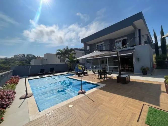 SOBRADO à VENDA no INTERIOR a 80KM de SÃO PAULO, com 4 Suítes, Piscina, Área Gourmet em CO