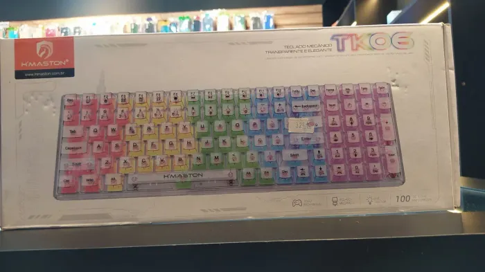 Teclado mecânico transparente