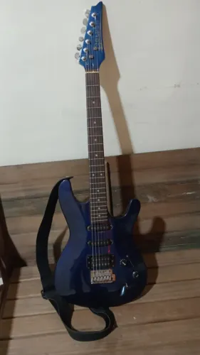 Guitarra Golden GH-520 superstrato