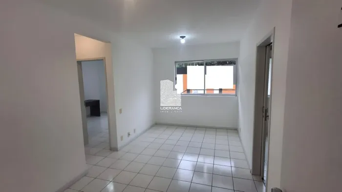 Apartamento, Carvoeira, 01 Dormitório, 01 Vaga