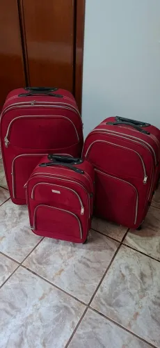 Vendo conjunto com 3 malas ,pequena,média e grande