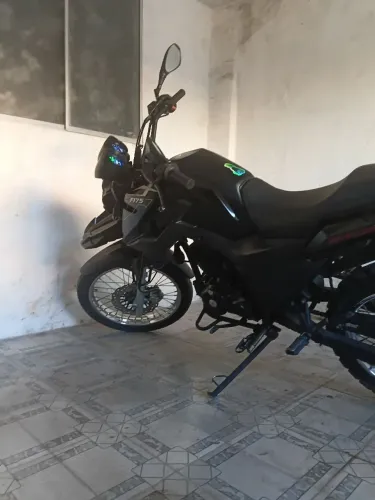 SHI 175, único dono,chave reserva e manual,nuca mechida, único dono.