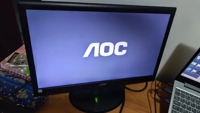 Monitor AOC LED 18,5" - Funcionando