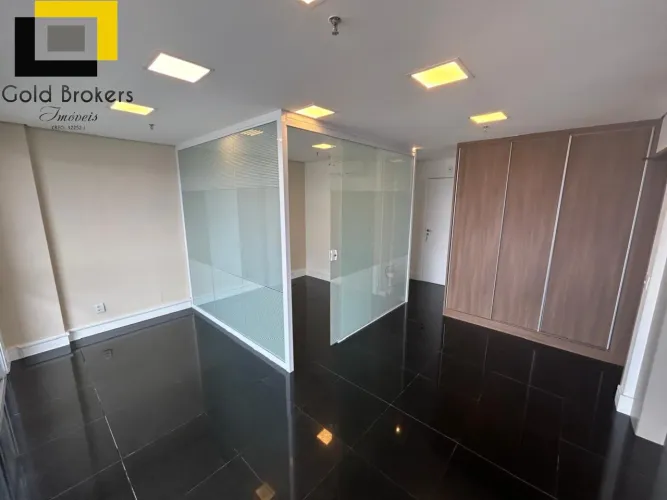 SALA COMERCIAL DE 35M² PRONTA PARA USO NO EDIFÍCIO MAXIME - AVENIDA NOVE DE JULHO EM JUNDI