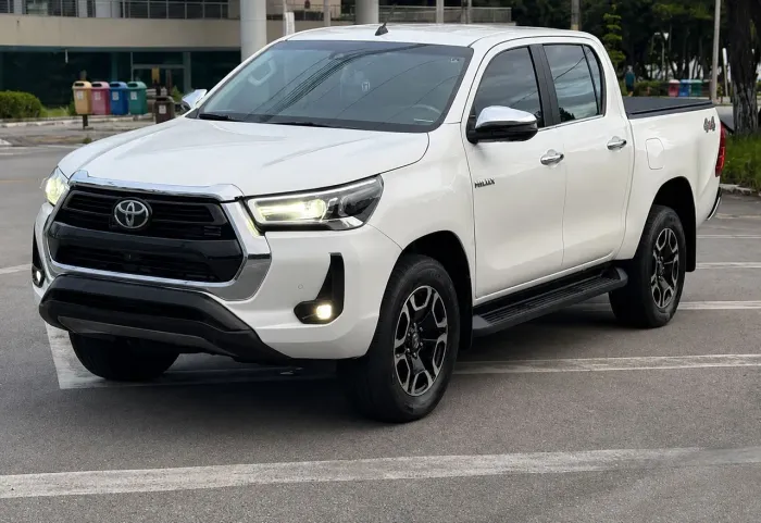 Toyota Hilux CD SRX 4X4 2.8 TDI 16V Diesel Aut. 2023