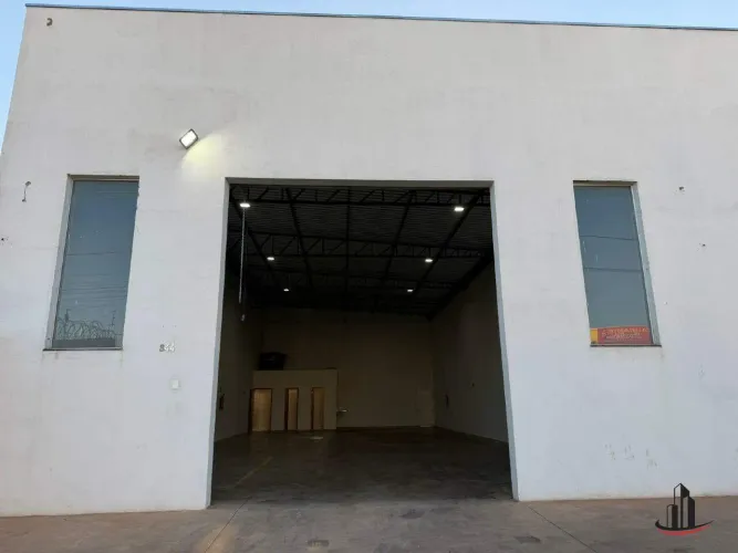 02 galpões para alugar no bairro Laranjeiras em Uberaba-MG com 313,50m² de terreno e 250,8