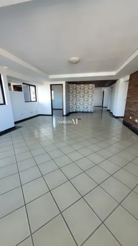 Apartamento à venda no Edifício Apolônio Lima, 4 quartos em Candelária