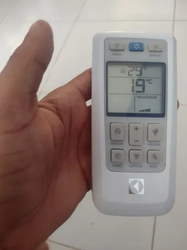 Controle de ar condicionado Eletrolux