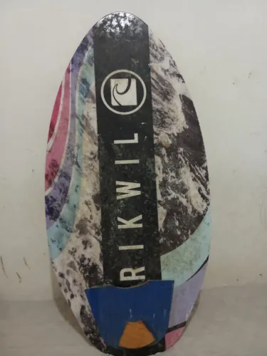 Skinboard Rikwil com deck seminovo