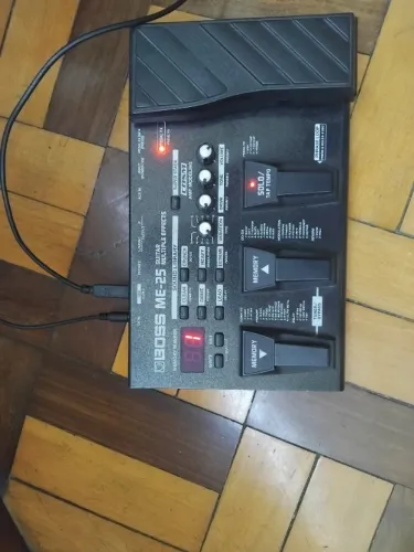 Pedaleira Guitarra Boss ME-25 Multiefeitos - Excelente Estado