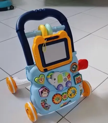 Empurrador bebê azul