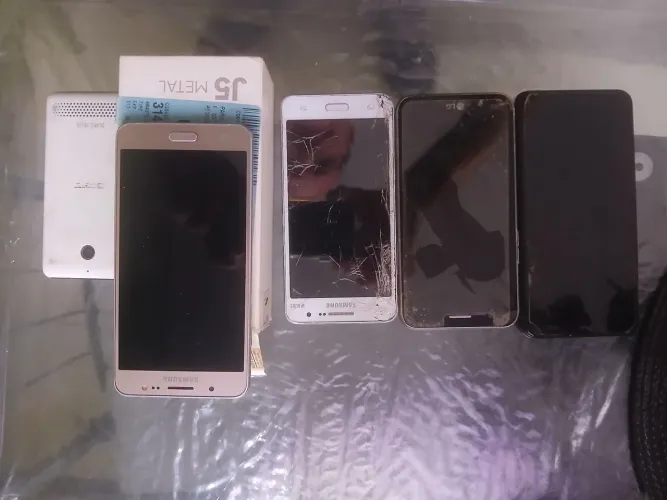 VENDO QUINTETO DE CELULARES COM DEFEITO PRA TÉCNICO DA ÁREA 