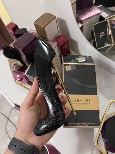 Perfume original good girl supreme Carolina Herrera 80 ml, praticamente cheio