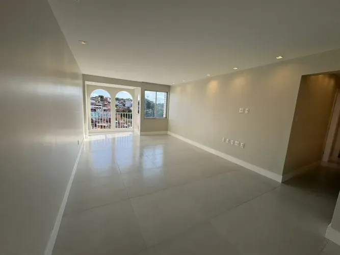 APARTAMENTO NORTE/SUL 110m² REFORMADO 3 QUARTOS CLOSET 1 SUÍTE 2 VAGAS INFRA VENDE ONDINA
