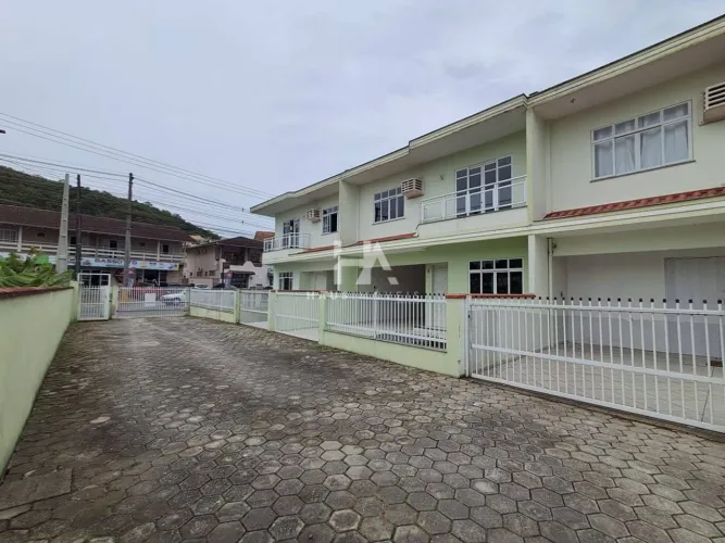 Casa residencial para alugar no bairro Amizade com 121 m² e 3 dormitórios/quartos.