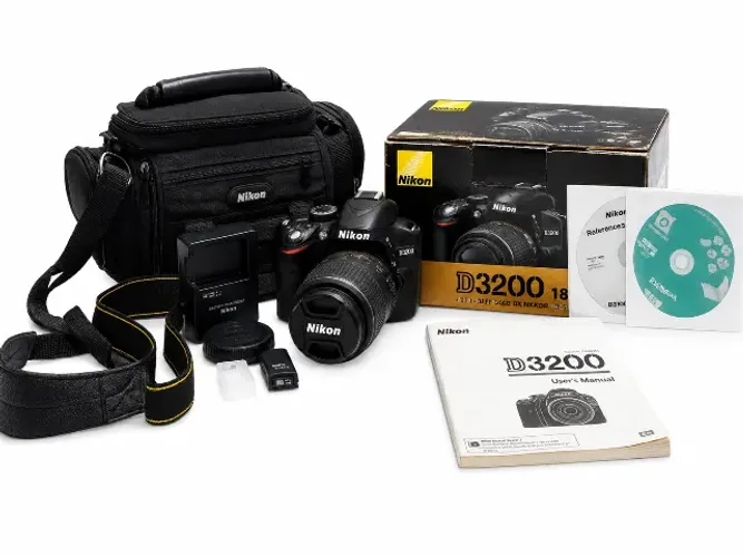 Nikon D3200 Completa + Lente 18-55mm + Bolsa + Caixa Original
