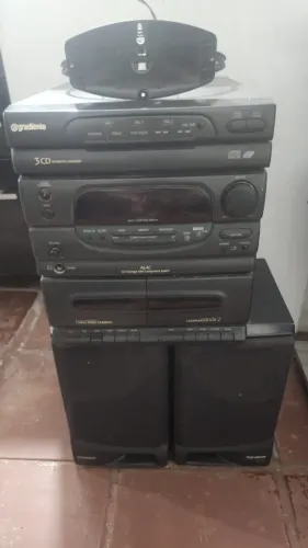 Conjunto de som Gradiente Rádio + CD + toca-fitas com duas caixas de som