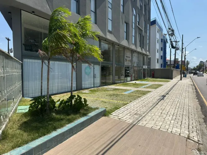 SALA COMERCIAL 45M² COM MEZANINO PARA LOCAÇÃO BESSA FRENTE A PRINCIPAL.