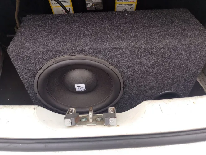 Som automotivo sub JBL 