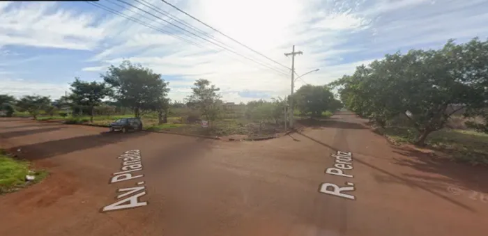 Terreno de esquina 300m², avenida Planalto