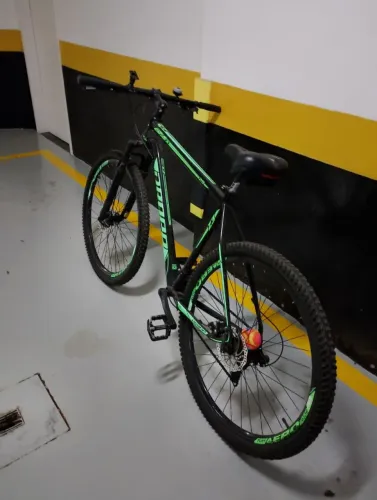 Bicicleta freio a disco 