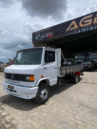 M/ Benz 710 Ano 2010