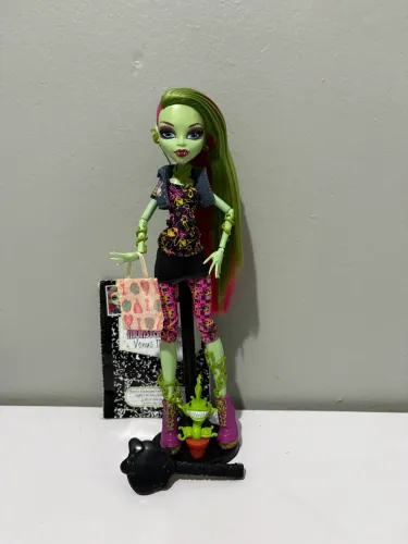 Monster High Venus básica w1