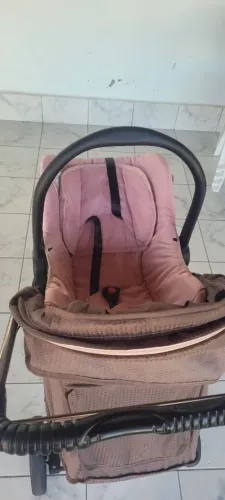 Vende-se Carrinho e Bebê Conforto da Galzerano 