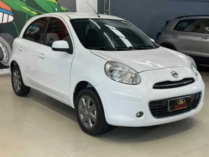 Nissan March 1.0 12V Flex 5P 2014