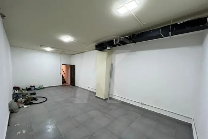 Imóvel comercial com três pavimentos, ideal para empresas, clínicas, escolas, coworkings .