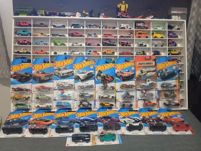 Vendo coleção de 150+ carrinhos