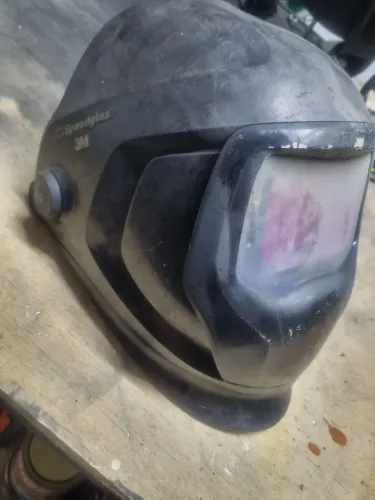 VENDO MÁSCARA DE SOLDA 3M + FERRAMENTA