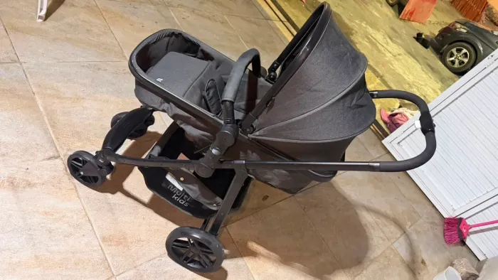 Carrinho de bebê Moisés, semi novo