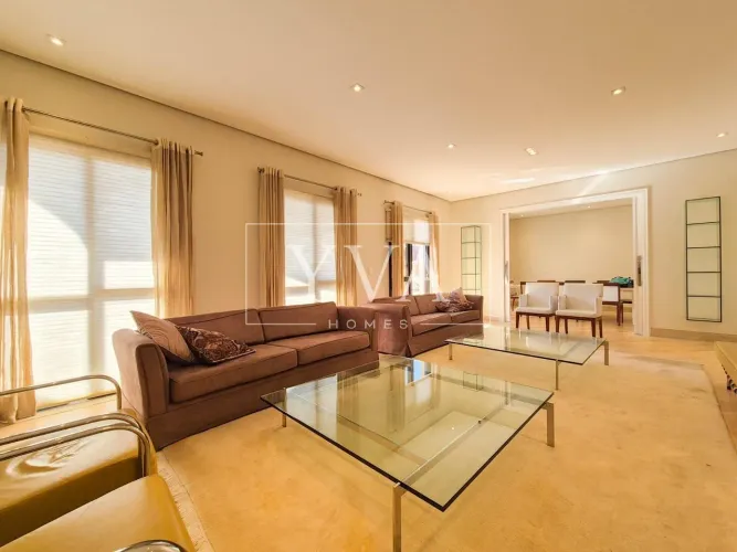 Apartamento em Moema Pássaros com 313 m², 4 quartos sendo 3 suítes à venda no bairro .