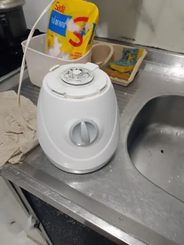 Motor de liquidificador sem o copo