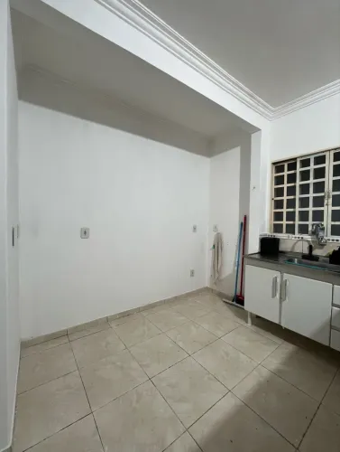 Apartamento para aluguel de 1 quarto 1° andar