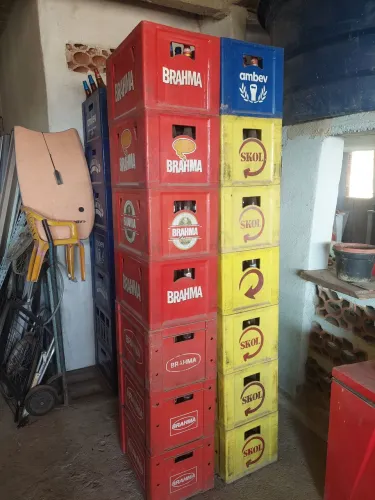 Caixas de cerveja vazias