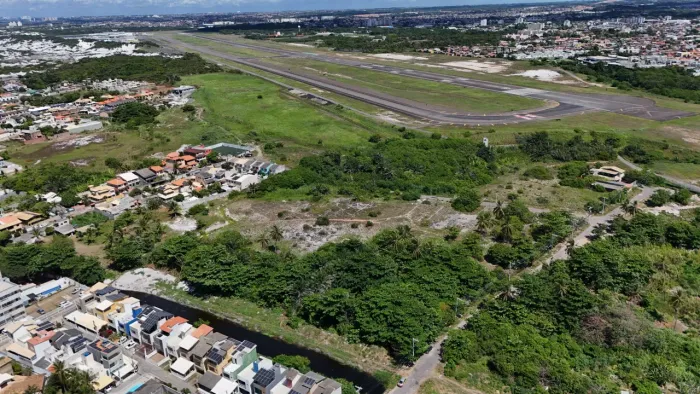 Lote / Terreno em Stella Maris - Salvador