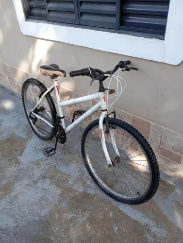 Oportunidade imperdível!!! Bicicleta aro 26 usada em bom estado!