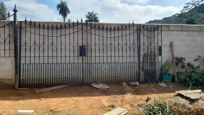 Portão e Grade de ferro 