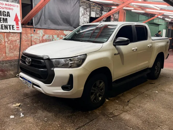 Toyota Hilux CD SR 4X4 2.8 TDI Diesel Aut. 2024